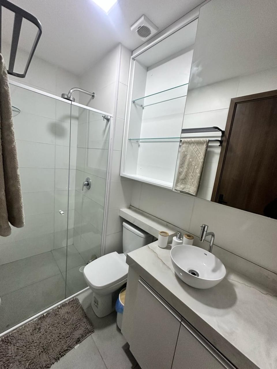 Shower, Bathroom, towels