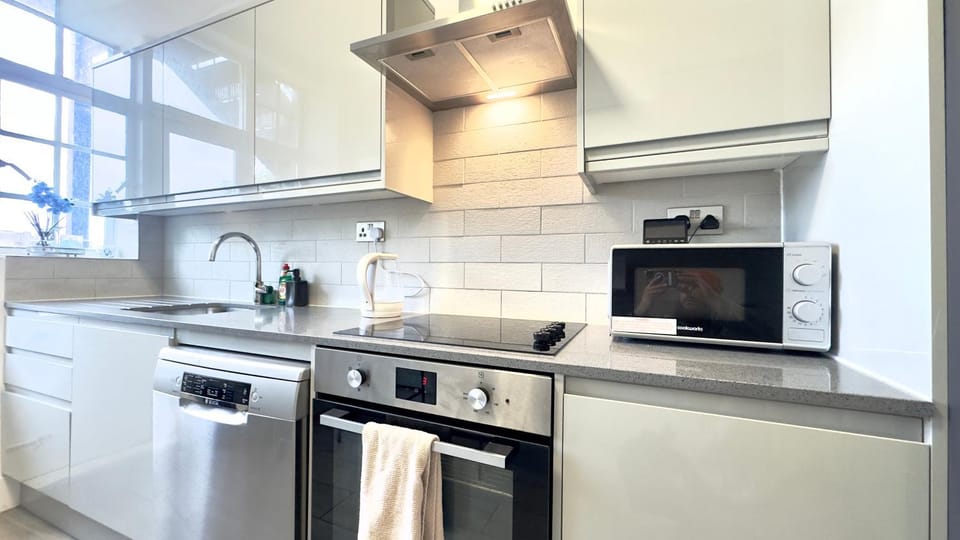 4 Bedroom Apartment Hyde Park Apartment in City of Westminster