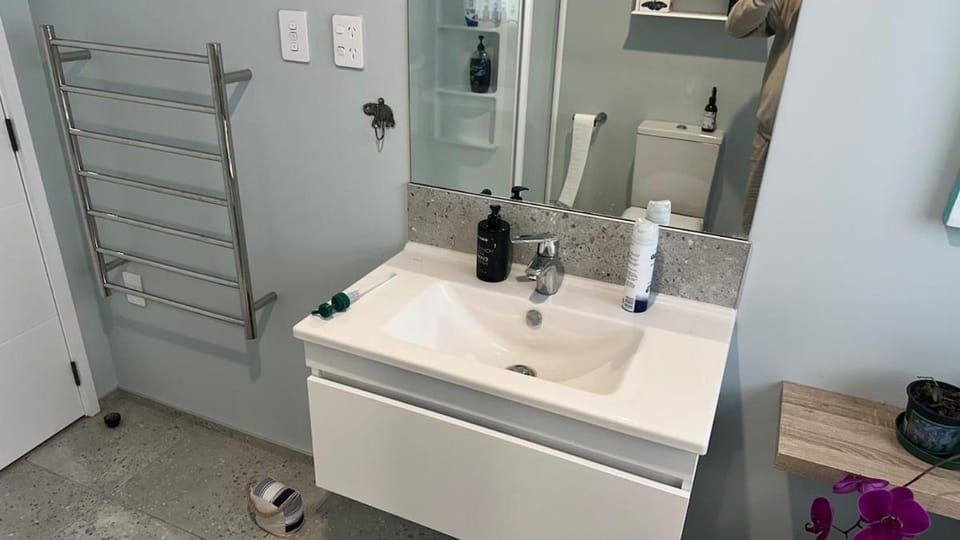 Bathroom, towels