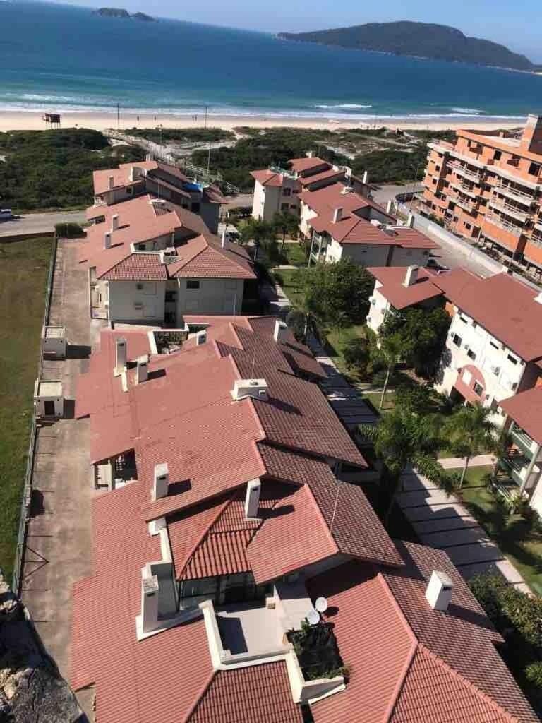 Linda cobertura em Condomínio Completo frente mar Apartment in Florianopolis
