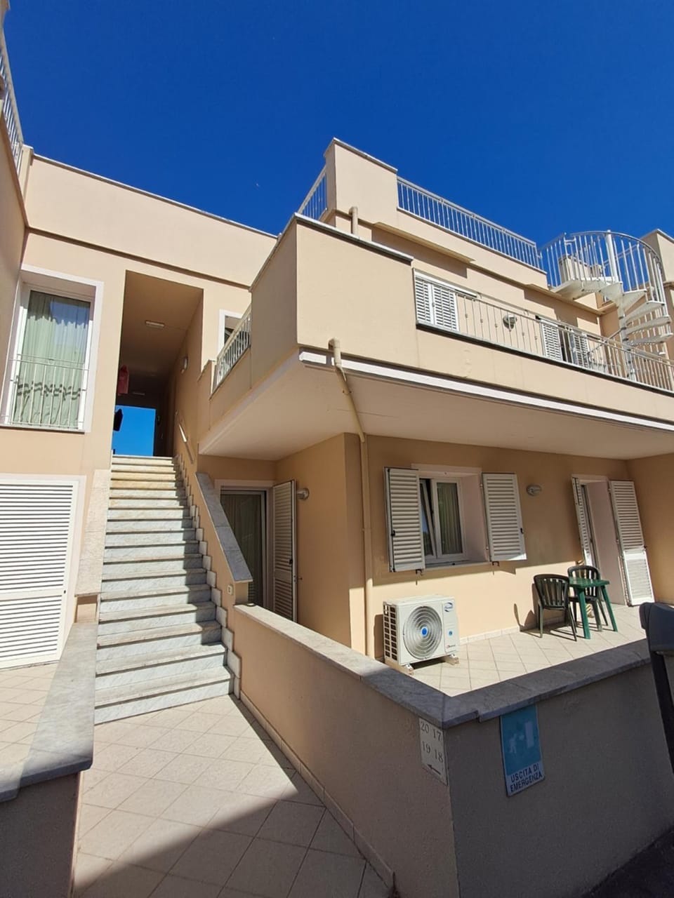 Property building, Balcony/Terrace