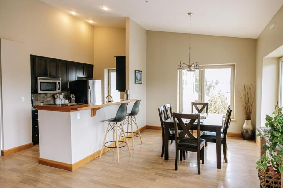 Coffee/tea facilities, Kitchen or kitchenette, Dining area, pet friendly