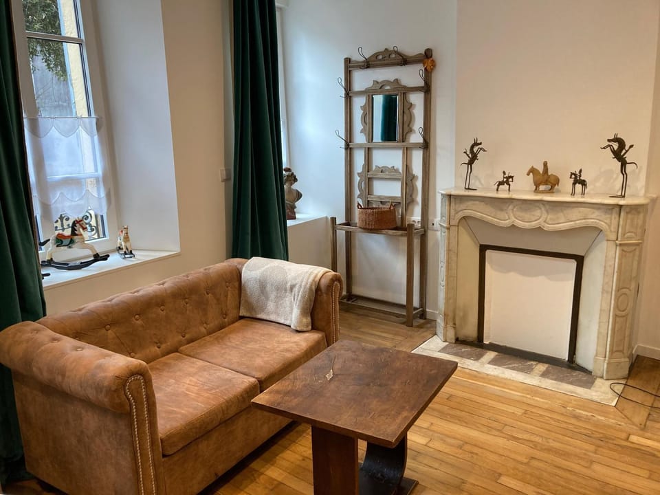 Appartement romantique à Verdun avec parking privé - FR-1-585-168 Apartment in Verdun