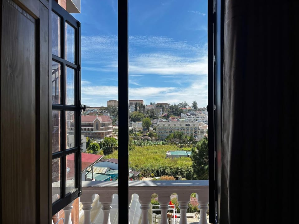View (from property/room), City view, Mountain view