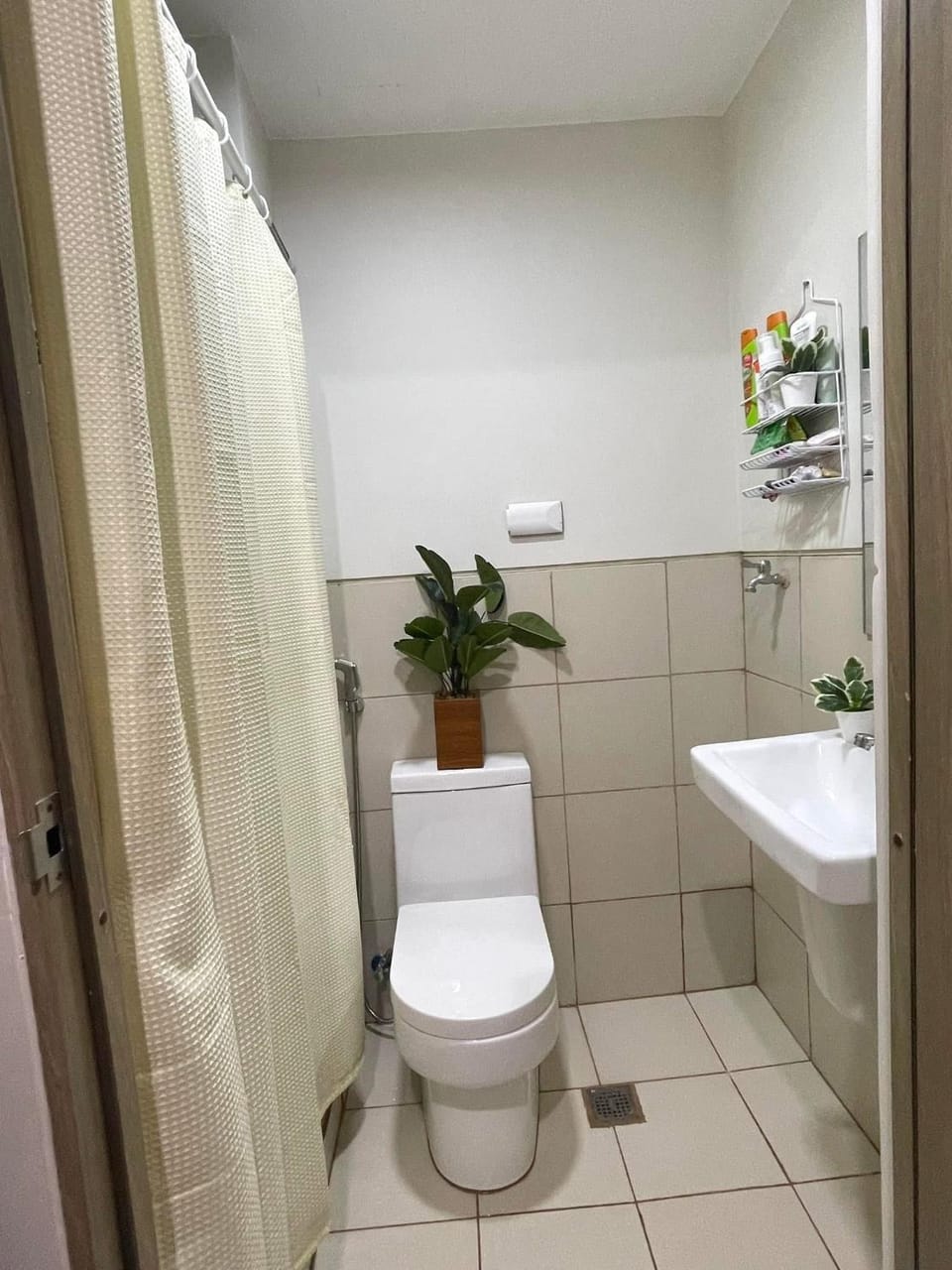Filed Residences Hotel Apartment Hotel in Las Pinas