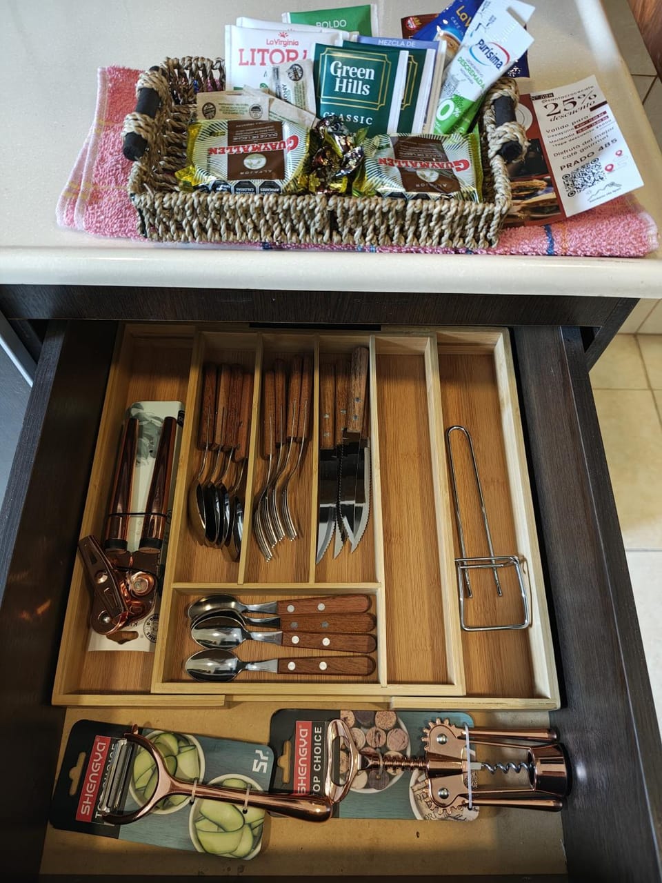 Coffee/tea facilities, Kitchen or kitchenette