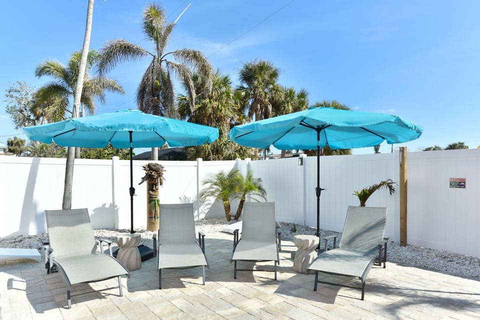 Coral Cove A by Sun Palace Vacations House in Estero Island