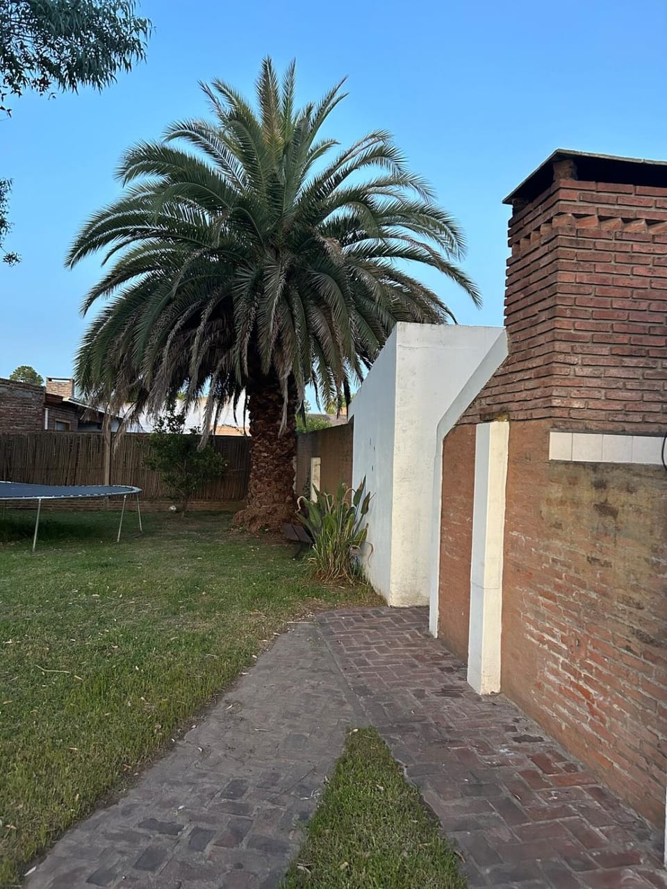 Spacious 3BDR house in Chivilcoy with swimming pool and view House in Chivilcoy