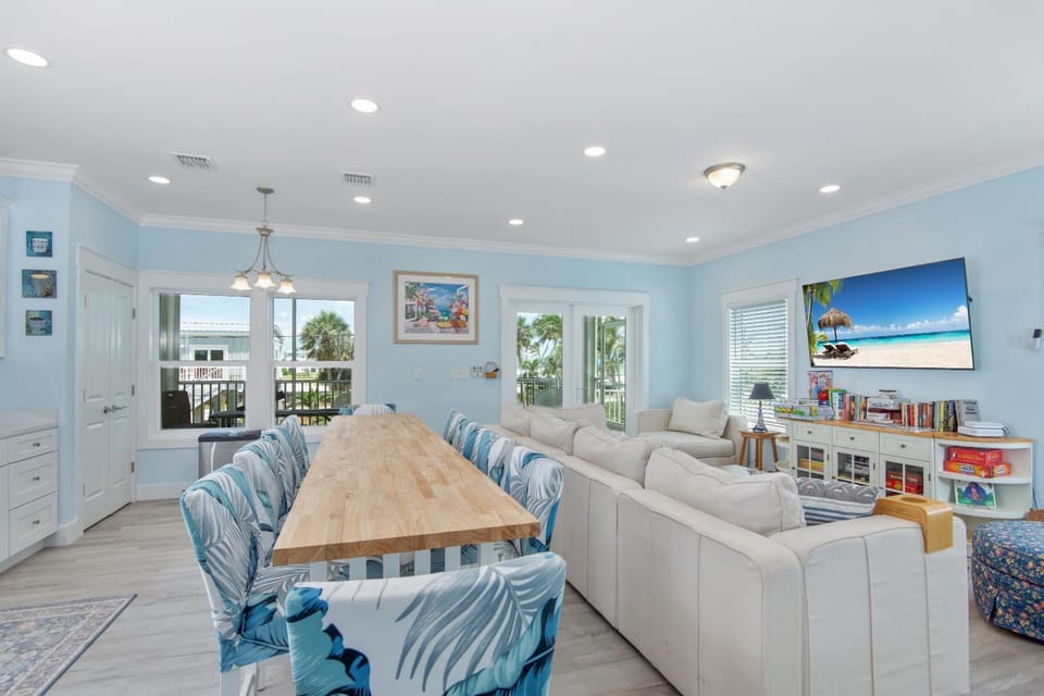 Dink or Swim by Sun Palace Vacations House in Estero Island