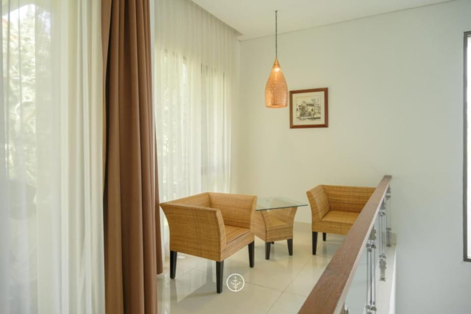 Hikari Hill View Villa 7 Bedrooms With a Private Swimming Pool and a Billiard Table Villa in Bandung