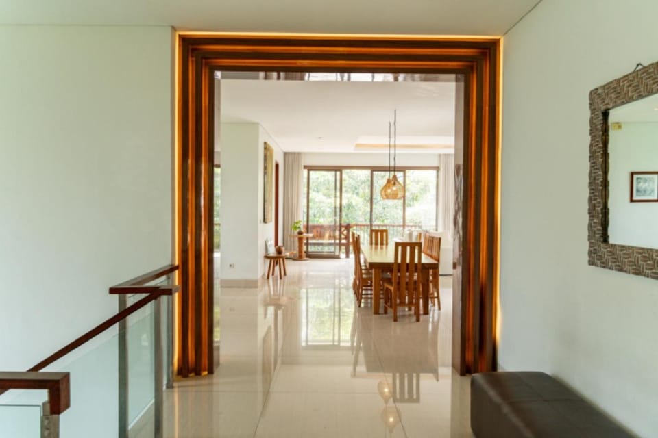 Hikari Hill View Villa 7 Bedrooms With a Private Swimming Pool and a Billiard Table Villa in Bandung