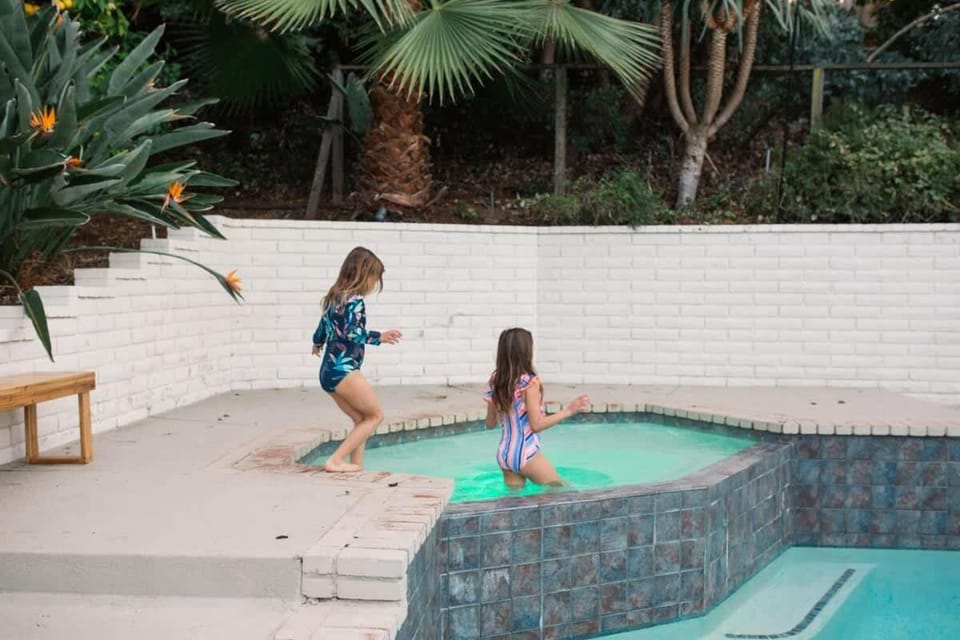 5BR Oasis with Pool, Arcade, Sauna House in Casa De Oro-Mount