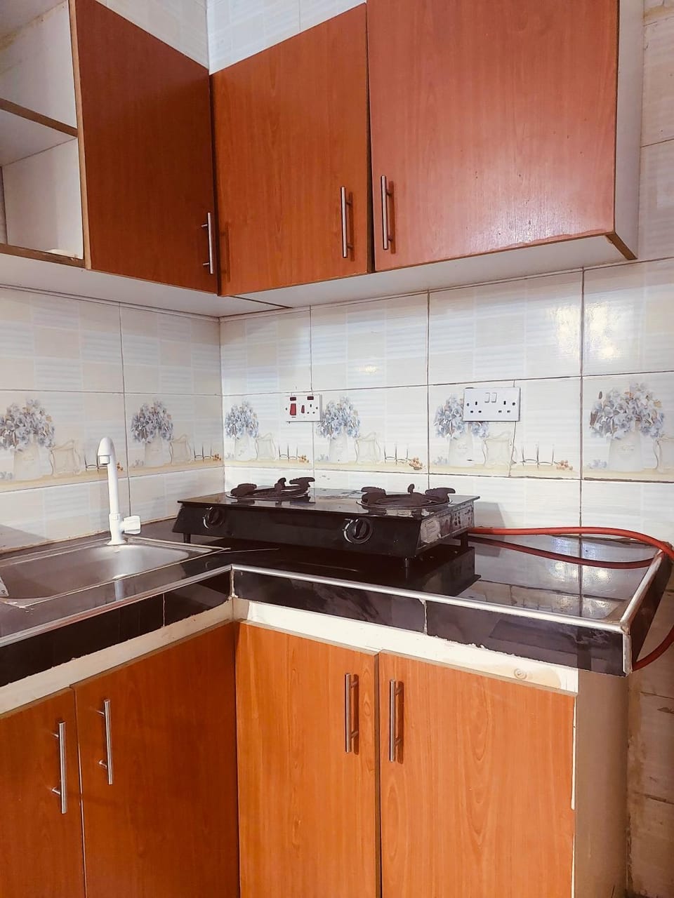 1BDM Aptmt Free Wifi,TV, NETFLIX,FRIDGE,KITCHEN-busy area Apartment in City of Dar es Salaam