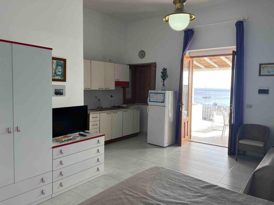 Beach House Casa A Mare in Canneto Lipari Apartment in Canneto