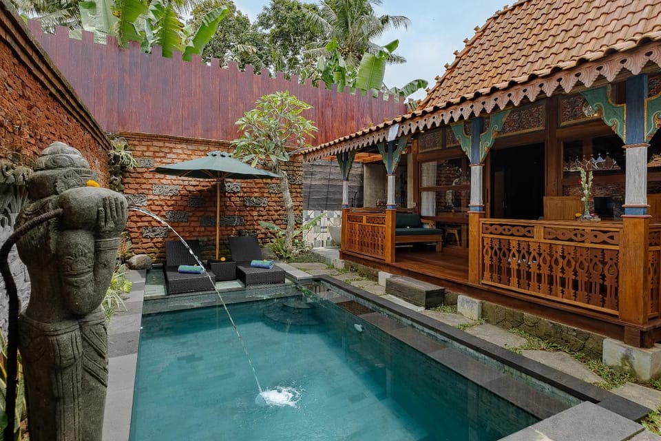 Property building, Garden, Swimming pool