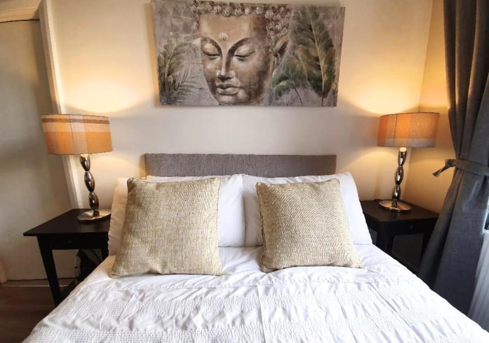 Bed, Decorative detail, Bedroom