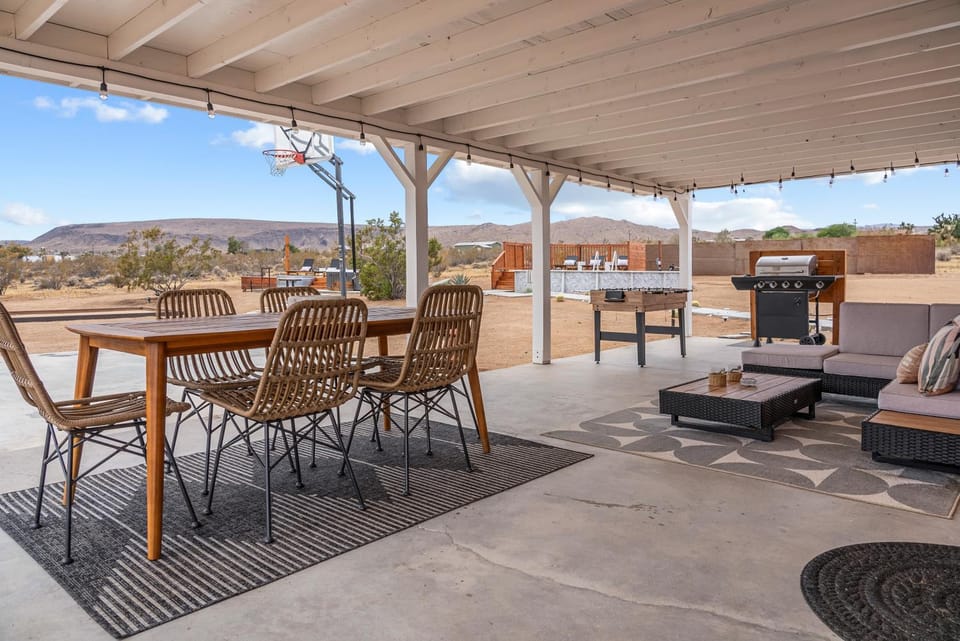 BBQ facilities, Seating area, Dining area