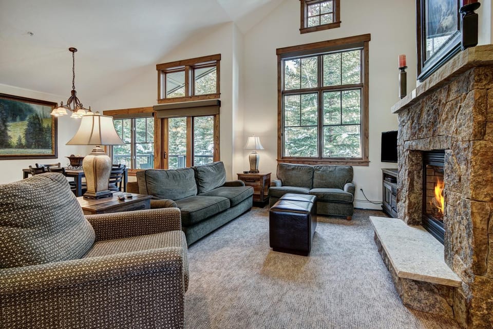 Spacious Upstairs Townhome with Private Garage condo Apartment in Breckenridge