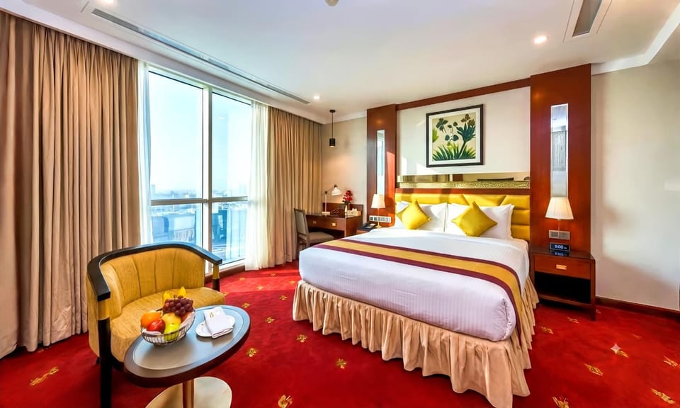 Bed, Living room, Food and drinks, Photo of the whole room, Seating area, Bedroom, Food, Drinks