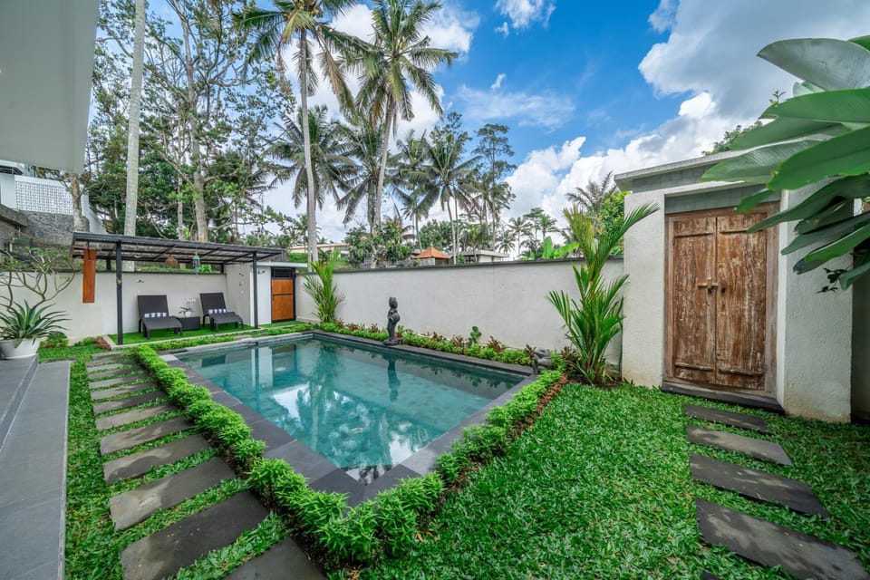 Garden, Swimming pool, Swimming pool