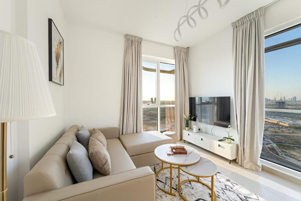 Luxury 1BR with Lake View Near Downtown Balcony and Pool Access Apartment in Dubai