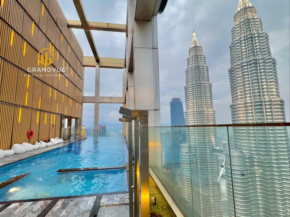 Luxury Tropicana The Residence SkyPool KlccView CityCenter By HeyStay Management Apartment in Federal Territory of Kuala Lumpur
