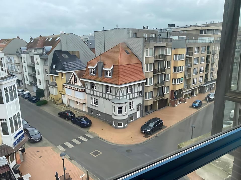 Neighbourhood, City view