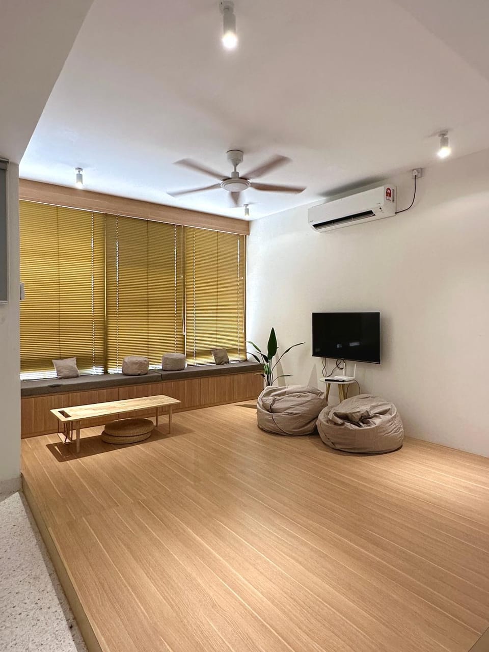 The Time Capsule 4B3B BY Verve 12 Pax House in Ipoh
