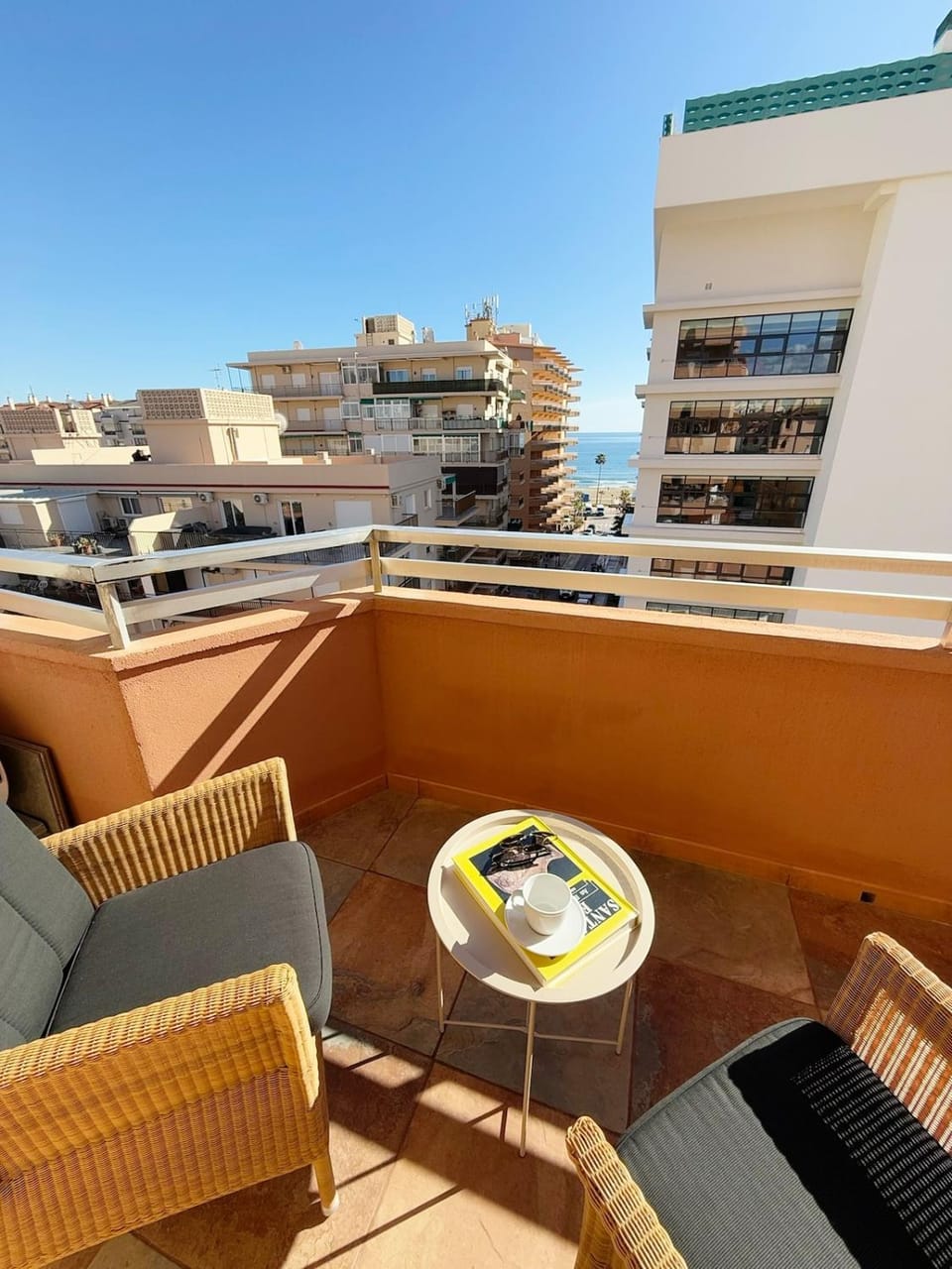 Sunny & modern beach apartment Apartment in Fuengirola