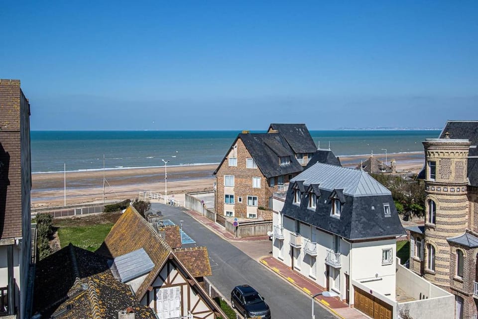 Neighbourhood, Sea view