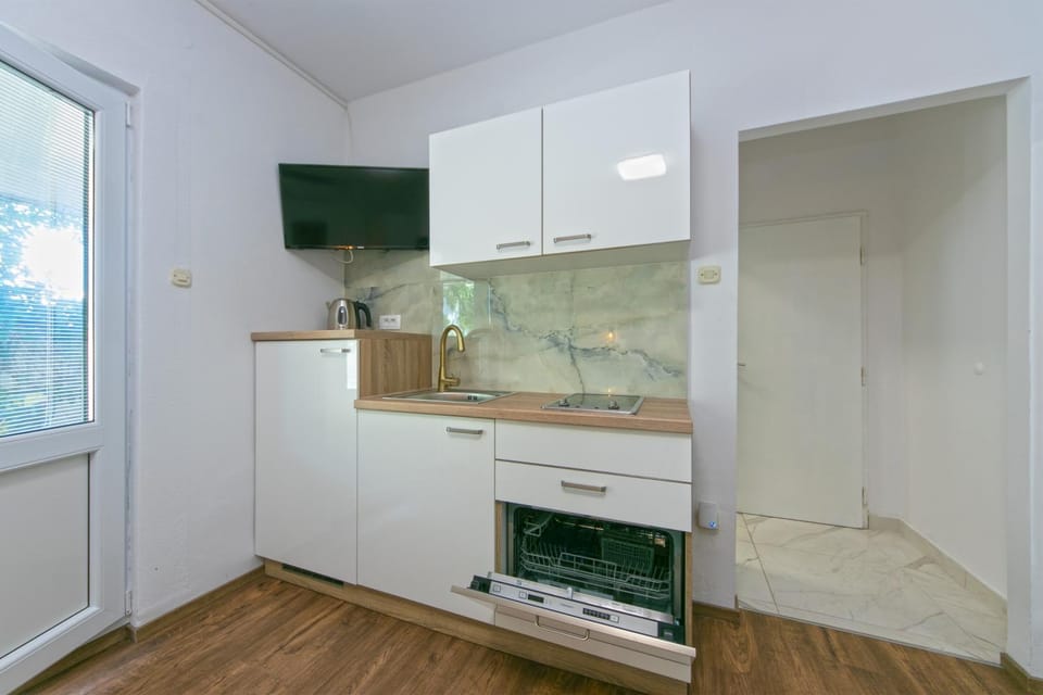 Apartments by the sea Drasnice Apartment in Split-Dalmatia County