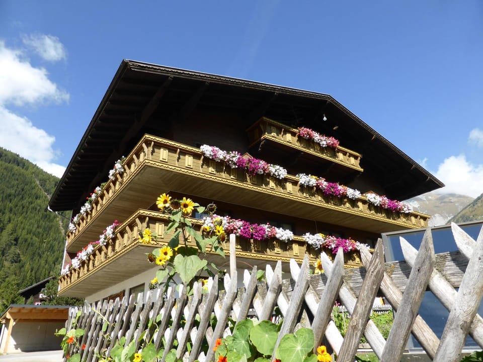 Ferienhaus Tirolerhof Apartment in Salzburgerland