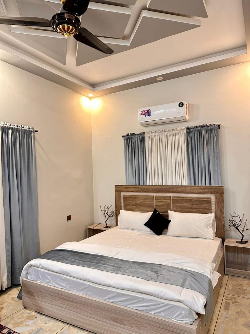 Comfort lodge Guest House Hotel in Karachi
