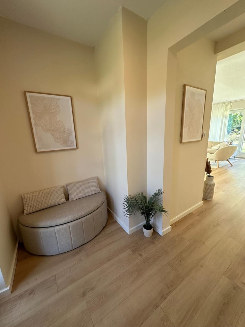 Facade/entrance, Seating area