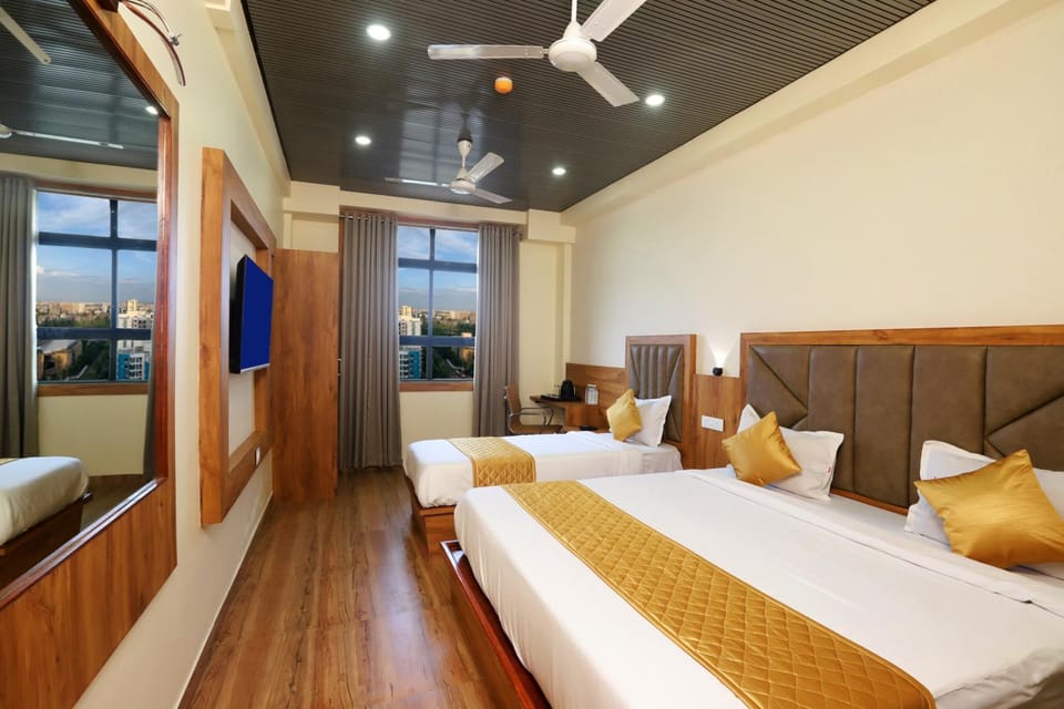 Bed, TV and multimedia, Photo of the whole room, Bedroom