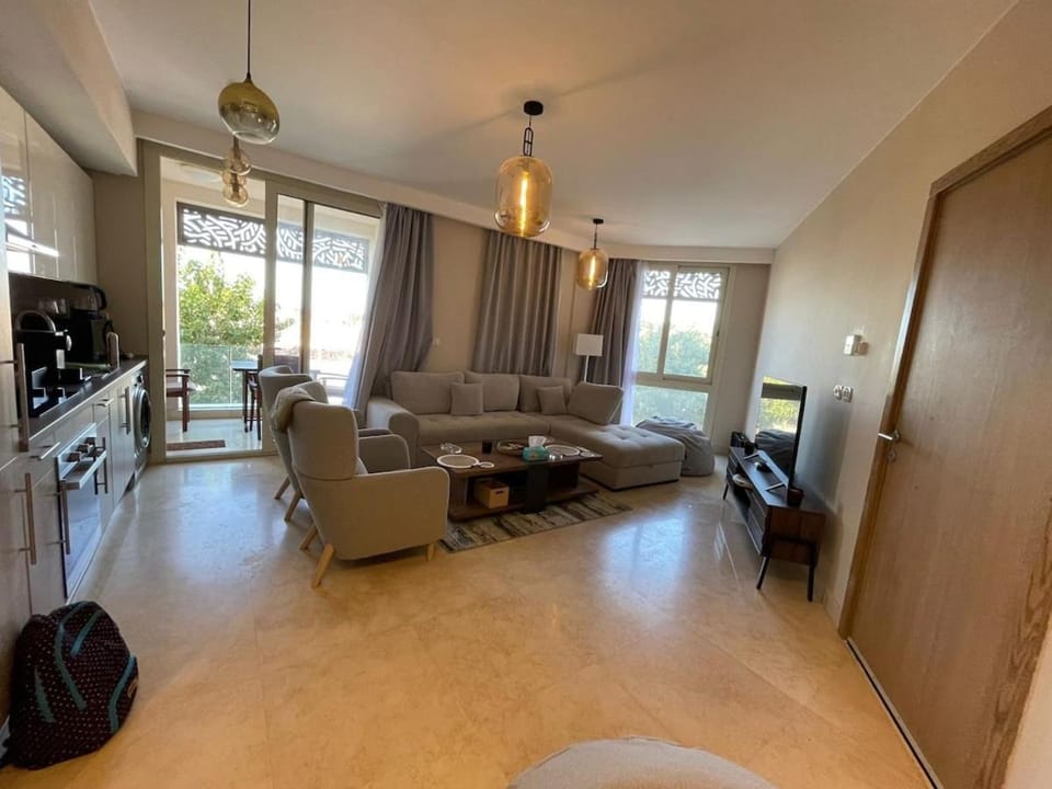 Communal lounge/ TV room, TV and multimedia, Kitchen or kitchenette, Living room, Seating area, Evening entertainment