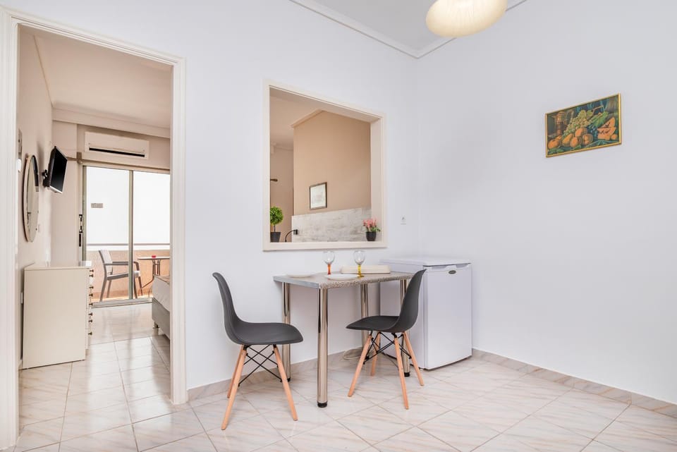 Dining area, Area and facilities