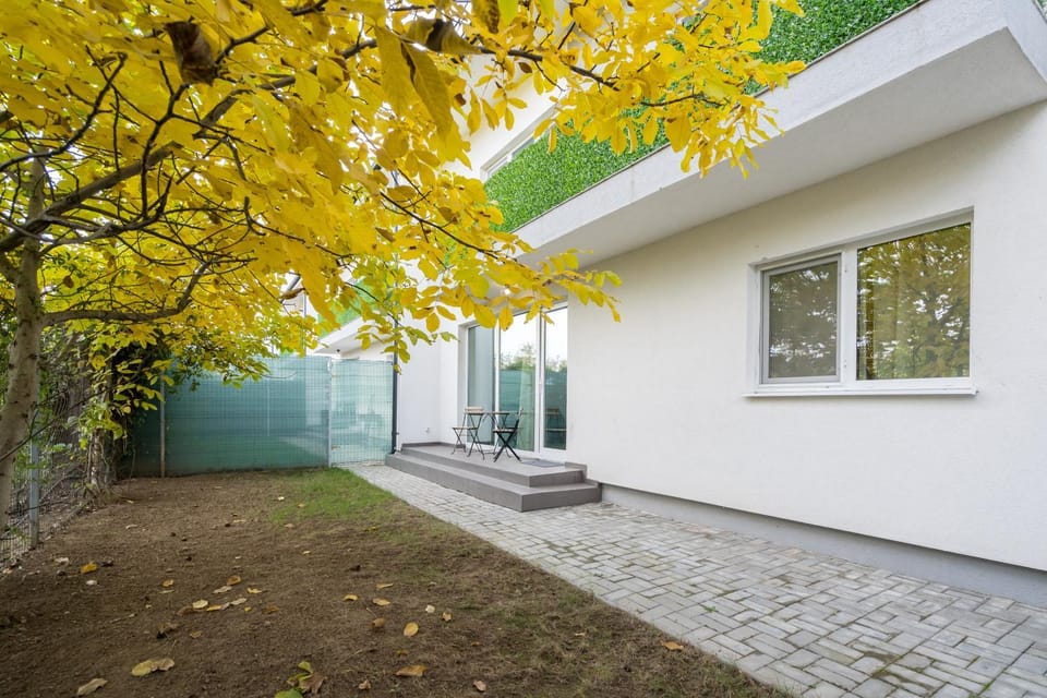 Garden, Garden view