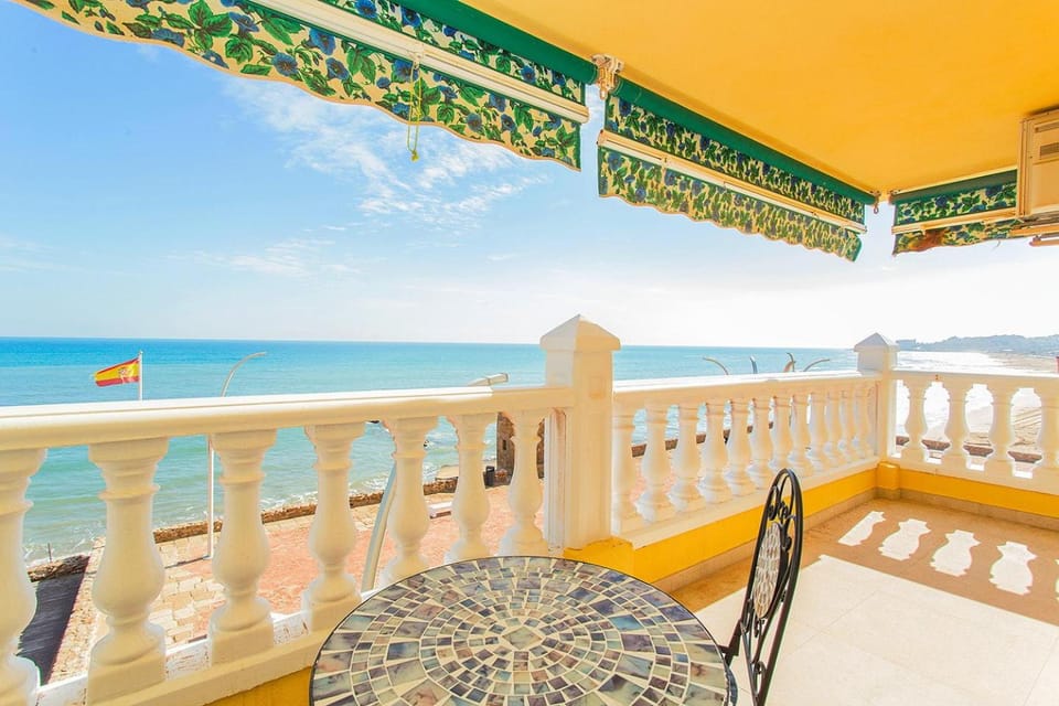 007 Luxury Sea Views Alicante-Holiday Apartment in Torre La Mata