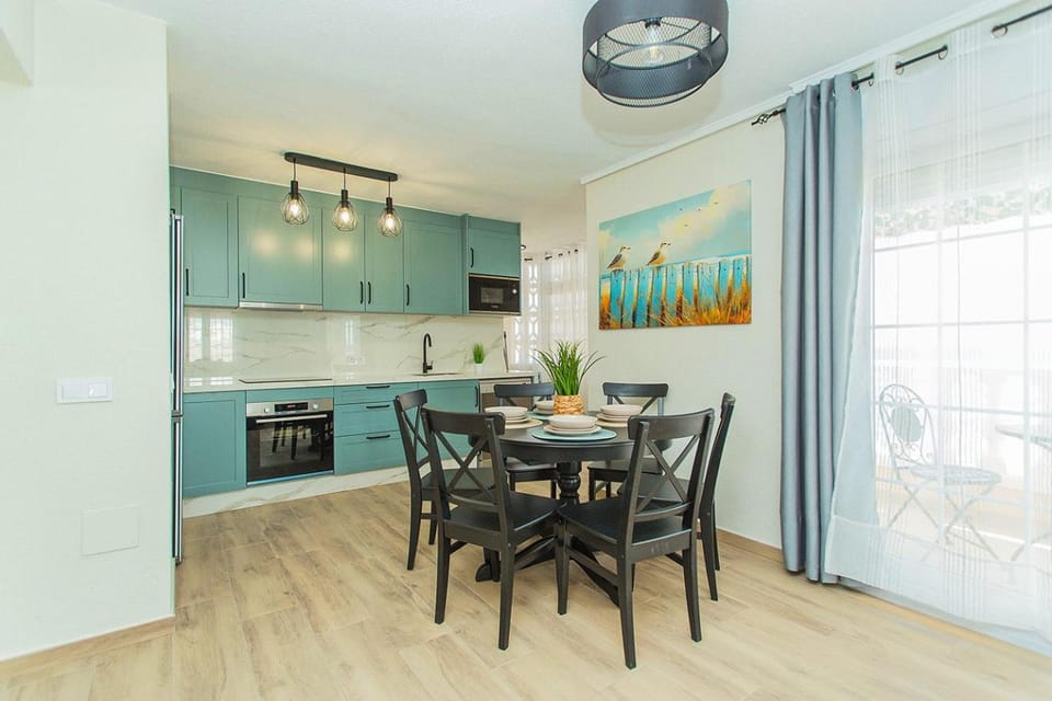 007 Luxury Sea Views Alicante-Holiday Apartment in Torre La Mata