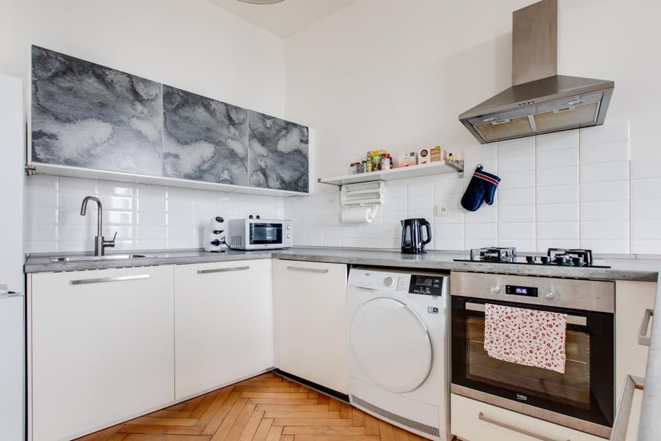 Kitchen or kitchenette
