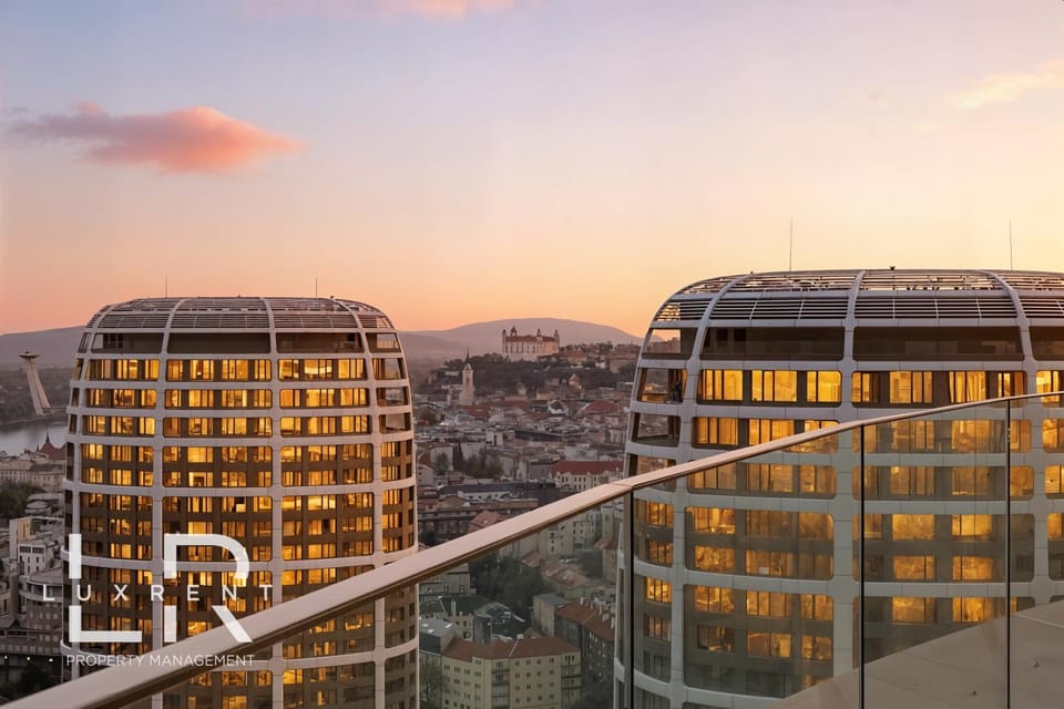 Property building, View (from property/room), City view, Landmark view