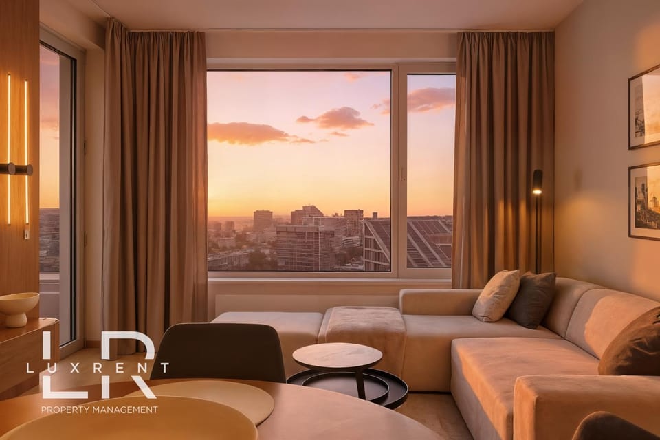 TV and multimedia, View (from property/room), Balcony/Terrace, Living room, City view