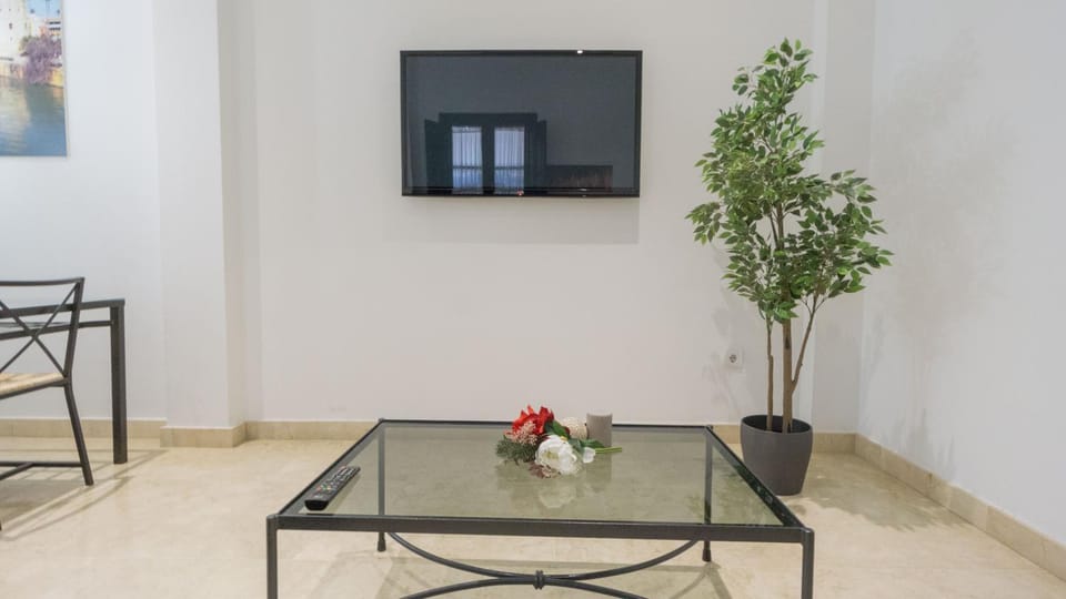 TV and multimedia, Dining area