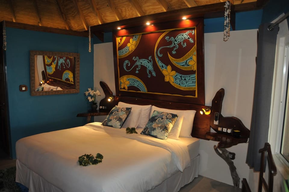 Bed, Decorative detail, Bedroom