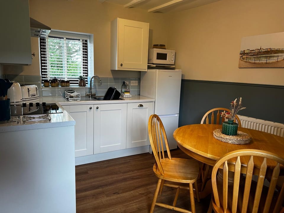 Coastland Cottage House in Wales