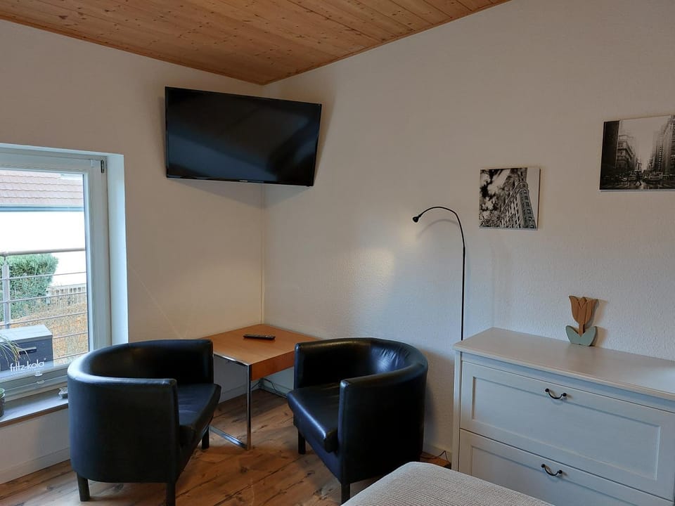 TV and multimedia, Seating area