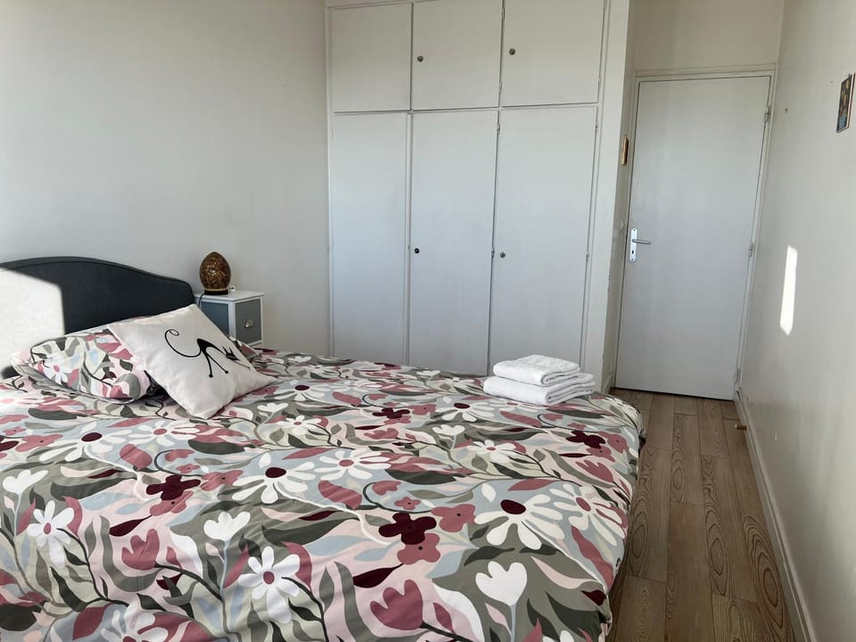 Bed, Photo of the whole room, Bedroom, towels, wardrobe