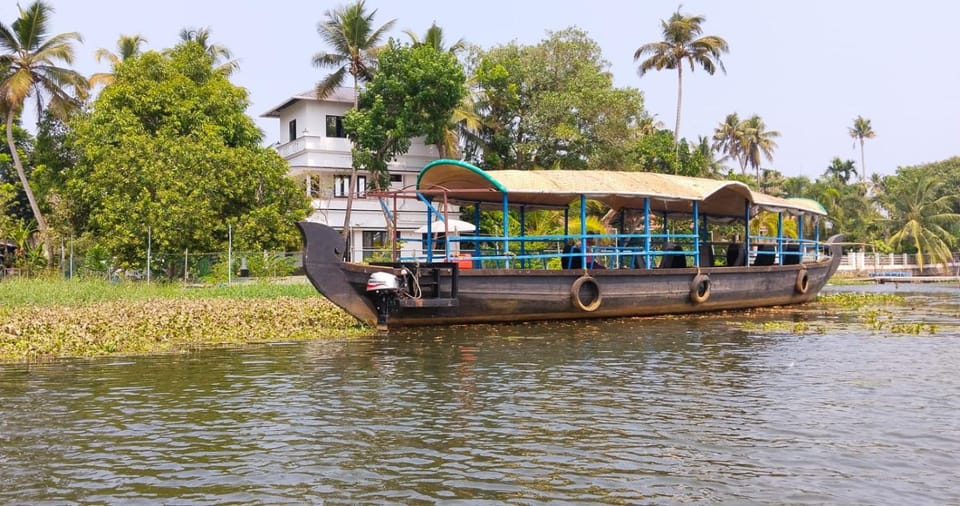 The Riverview Residency-Waterfront Pool Villa,Chirayam, Ernakulam Vacation rental in Kochi