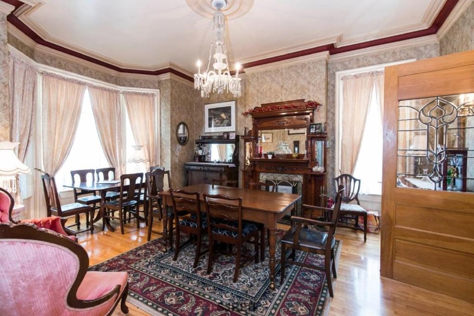 A Tanners Home Inn Bed and Breakfast Bed and Breakfast in Saint John